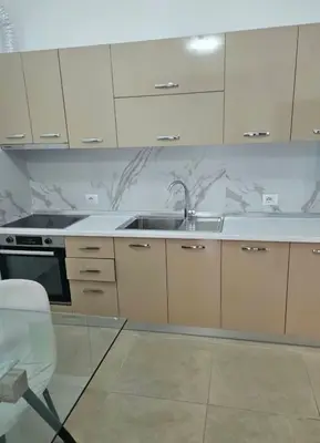 Apartament 1+1 me qera në Kompleksi Golden Park, Tiranë, 68 m². Foto 2 nga 3