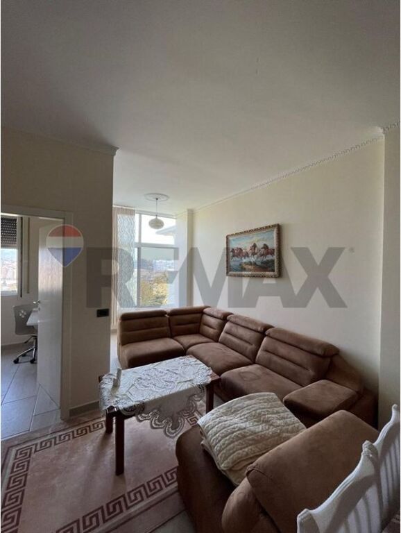 Apartment for rent in Kopshti Botanik i Tiranës, Tirana, 70 m². Photo 1 of 3