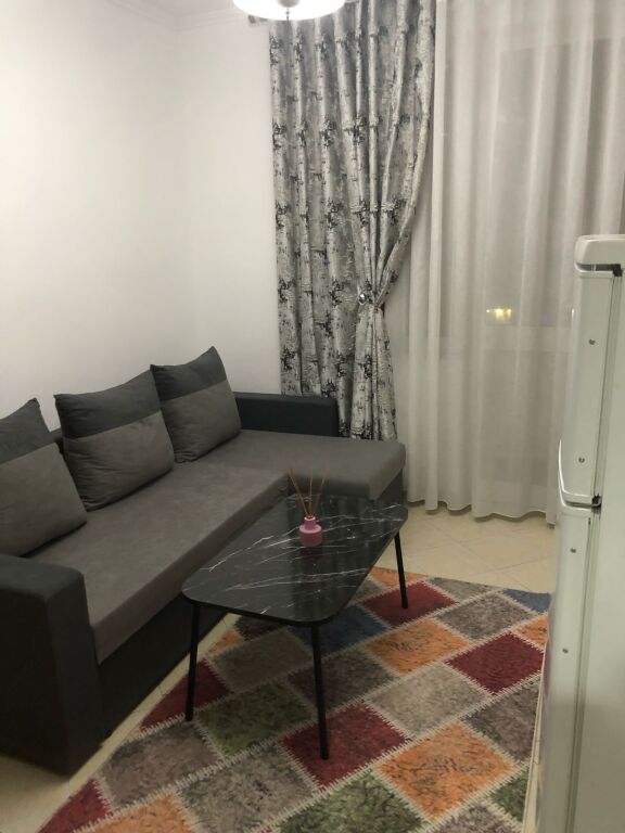 Appartamento 1+1 in affitto a Sheshi Willson, Tirana, 60 m²