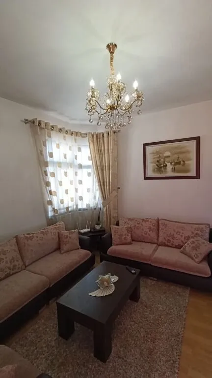 Appartamento 2+1 in affitto a Rruga Fuat Toptani, Tirana, 95 m². Foto 1 di 8