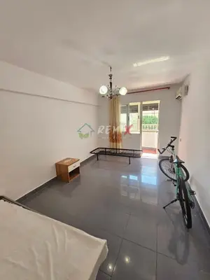 Appartamento 1+1 in affitto a Drejtoria e Policise, Durazzo, 60 m². Foto 4 di 9