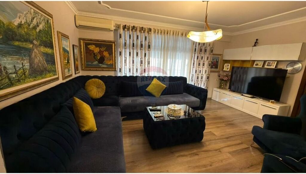 Apartment 3+1 for sale in Rruga e Kavajës, Tirana, 103 m². Photo 2 of 3