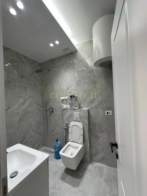 Apartament 1+1 në shitje në Rruga Bardhyl, Tiranë, 61 m². Foto 1 nga 4