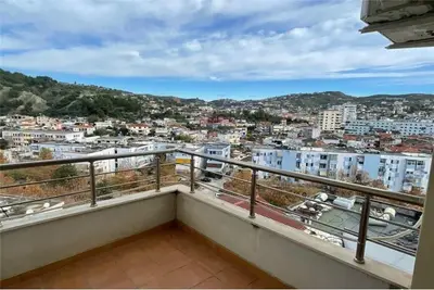 Apartament 2+1 me qera në Rruga Demokracia, Vlorë, 90 m². Foto 9 nga 10