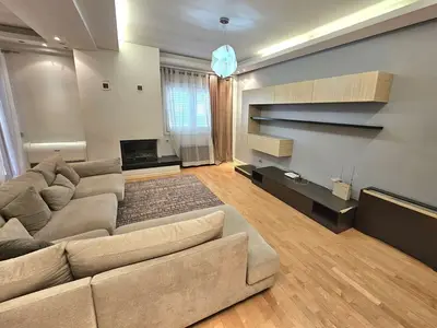 Apartament 2+1 në shitje në Myslym Shyri, Tiranë, 151 m². Foto 2 nga 12