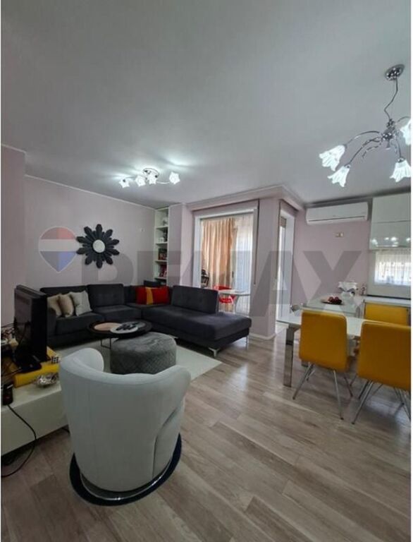 Apartament në shitje në Komuna e Parisit, Tiranë, 151 m². Foto 1 nga 3