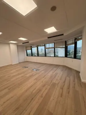 Office for rent in Bulevardi Deshmoret e Kombit, Tirana, 110 m². Photo 3 of 4