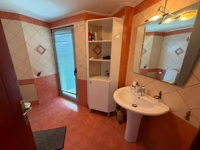 Appartamento 3+1 in vendita a Porti i Sarandës, Saranda, 170 m². Foto 10 di 12