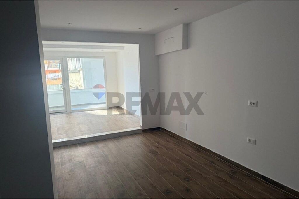 Apartment for sale in Stacioni i Trenit, Tirana, 58 m². Photo 1 of 3