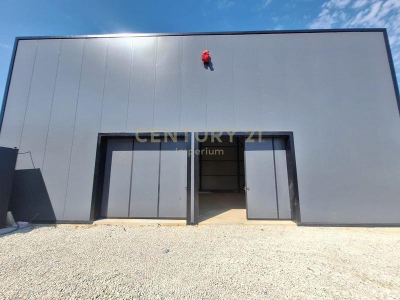 Magazzino in affitto a Prush, Tirana, 150 m²