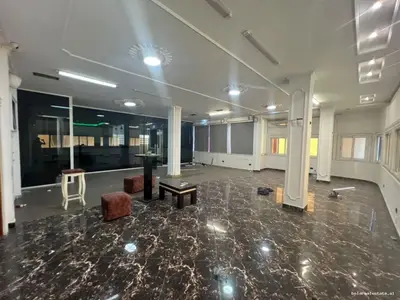 Zyrë me qera në Restorant Durrësi, Tiranë, 250 m². Foto 1 nga 9