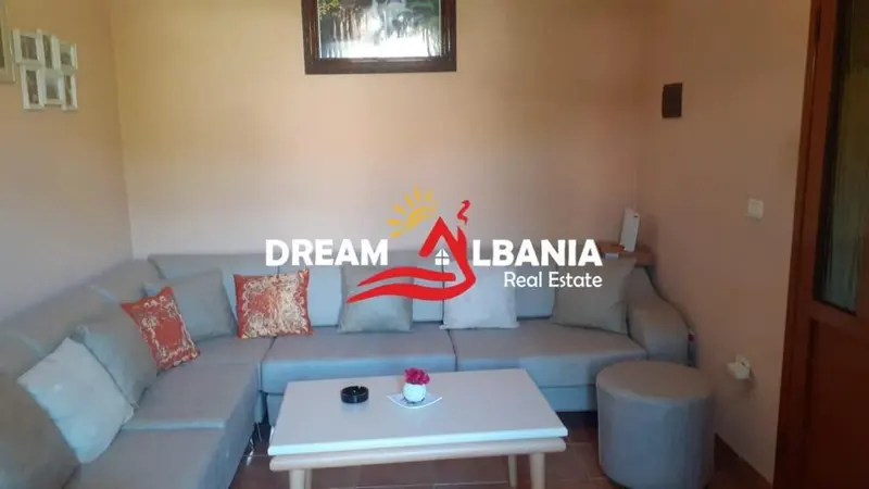 Casa indipendente 2+1 in vendita a Lushnje prane Stadiumit, Lushnja, 184 m²