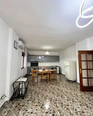 Appartamento in affitto a Tregu Industrial, Durazzo, 120 m². Foto 2 di 8