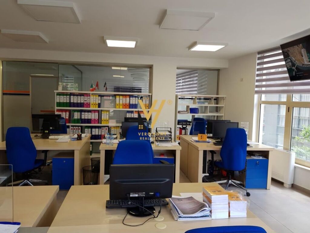 Office for rent in Komuna e Parisit, Tirana, 120 m². Photo 2 of 3