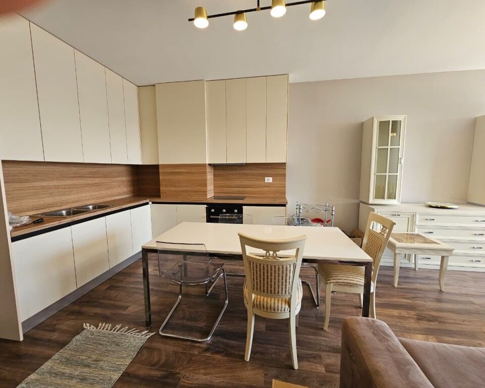 Apartment 2+1 for rent in Ish Dogana, Tirana, 90 m². Photo 2 of 3