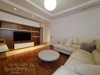 Apartament 2+1 me qera në Vila e Artё, Tiranë, 135 m². Foto 9 nga 9