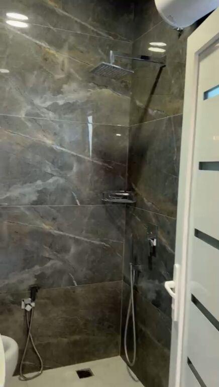Garsoniere me qera në Rruga Dr. Shefqet Ndroqi, Tiranë, 36 m². Foto 7 nga 9