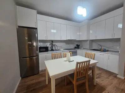 Apartament 2+1 me qera në Rruga Panorama, Tiranë, 110 m². Foto 2 nga 9