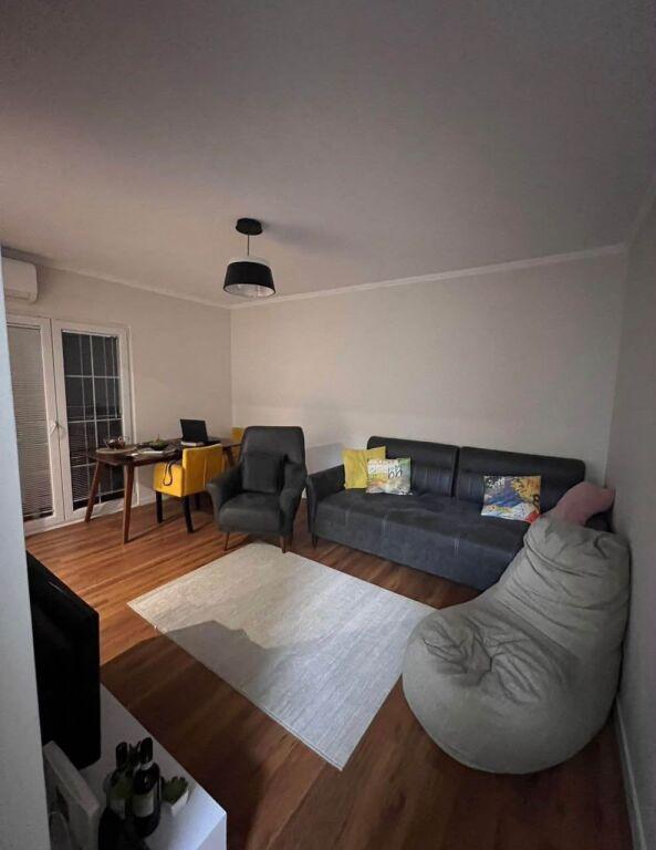 Apartament 1+1 në shitje në Shkolla 9-vjeçare "Siri Kodra", Tiranë, 64 m²