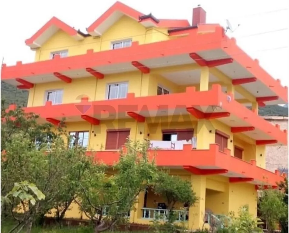 Vilë me qera në Tufinë, Tiranë, 500 m². Foto 1 nga 6