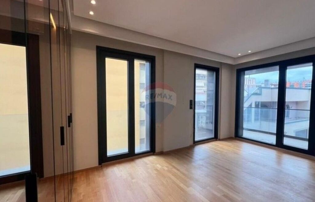 Appartamento in vendita a Rruga e Elbasanit, Tirana, 140 m². Foto 2 di 3