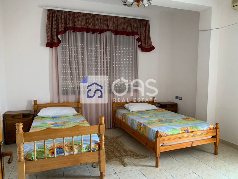 Apartament 3+1 me qera në Kodra e Priftit, Tiranë, 150 m². Foto 8 nga 10