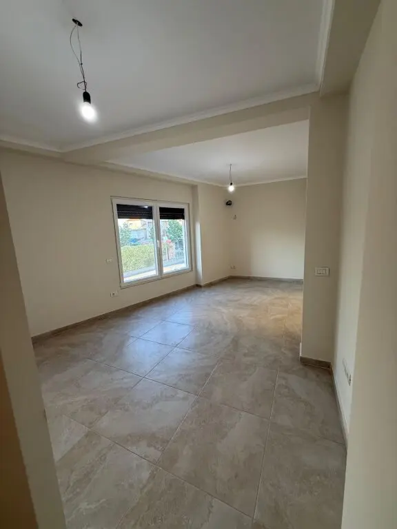 Ambient biznesi me qera në Spar Tregu industrial, Durrës, 80 m²