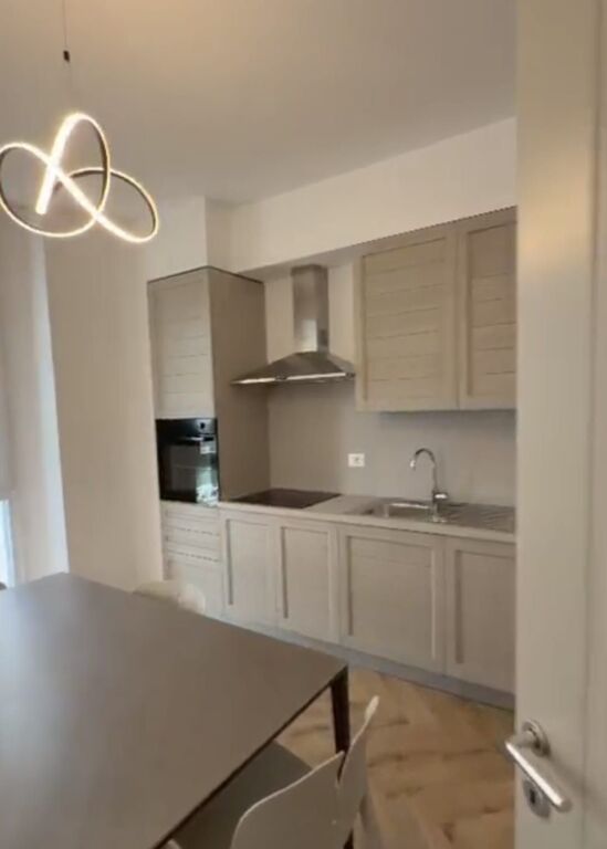 Apartment 2+1 for rent in Stacioni i Trenit, Tirana, 105 m². Photo 2 of 3