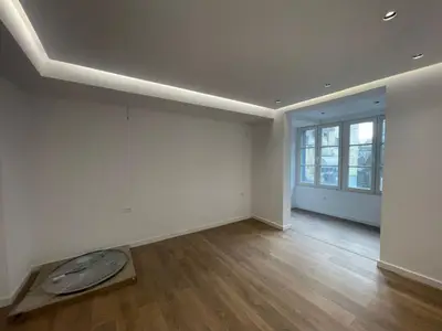 Zyrë me qera në Shkolla e Baletit, Tiranë, 150 m². Foto 5 nga 8
