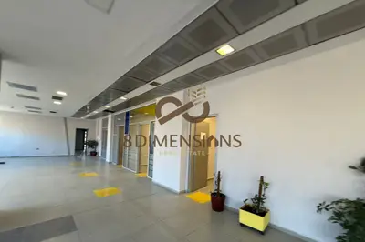 Ufficio in vendita a Globe, Tirana, 917 m². Foto 2 di 4