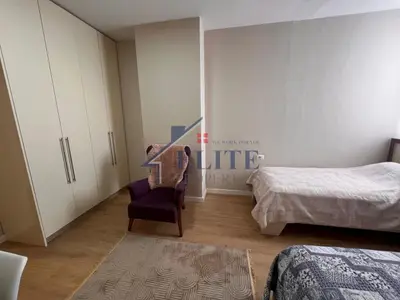 Apartament 3+1 me qera në Kompleksi Panorama, Tiranë, 130 m². Foto 11 nga 12