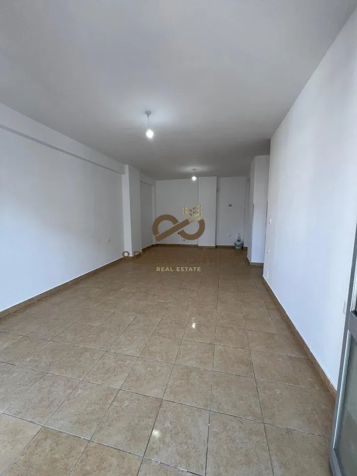 Apartament 1+1 në shitje në Yzberisht, Tiranë, 73 m². Foto 1 nga 4