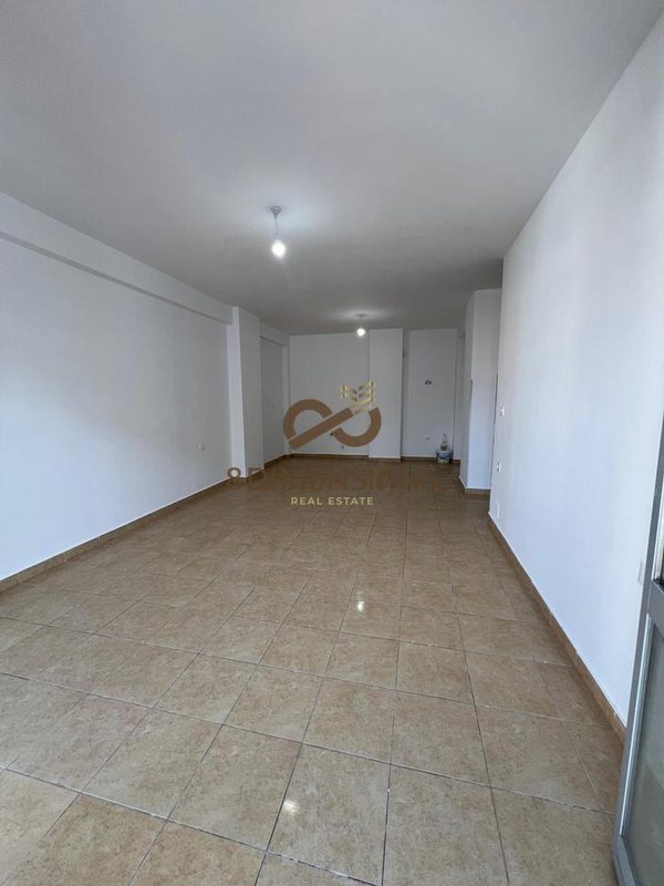 Appartamento 1+1 in vendita a Yzberisht, Tirana, 73 m²