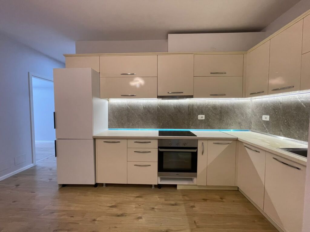 Apartment 2+1 for rent in Rruga e Kavajës, Tirana, 100 m². Photo 3 of 3