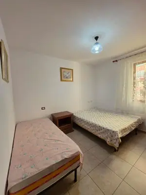 Apartament 1+1 me qera në Bulevardi Zogu I, Tiranë, 70 m². Foto 7 nga 11