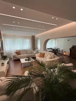 Attico in affitto a Blloku, Tirana, 170 m². Foto 11 di 12