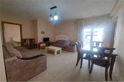 Apartament 1+1 me qera në Rruga Fejzo Mema, Vlorë, 70 m². Foto 2 nga 12