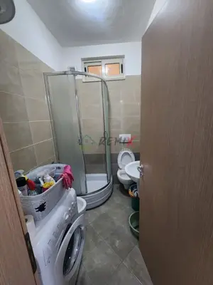 Apartament 1+1 me qera në Rruga Mujo Ulqinaku, Durrës, 60 m². Foto 2 nga 8