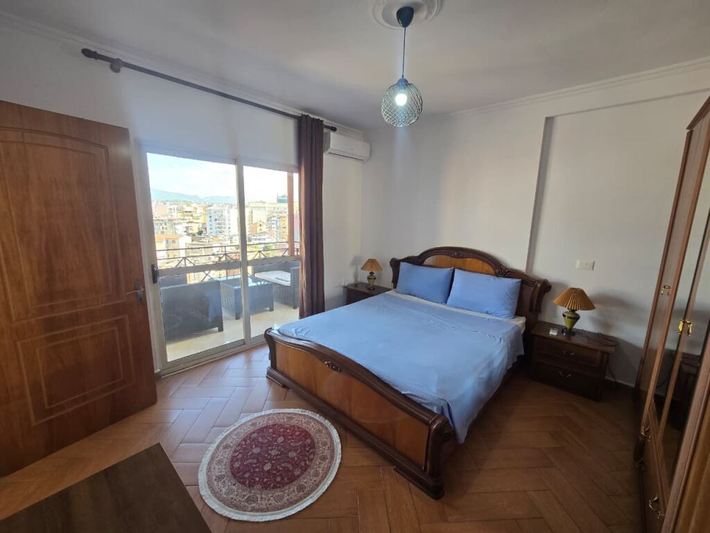Apartment 2+1 for rent in Rruga e Barrikadave, Tirana, 80 m². Photo 3 of 3
