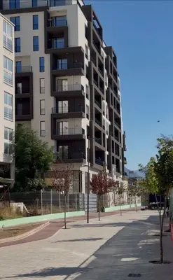 Appartamento 1+1 in vendita a Bathore, Kamza, 87 m². Foto 1 di 3