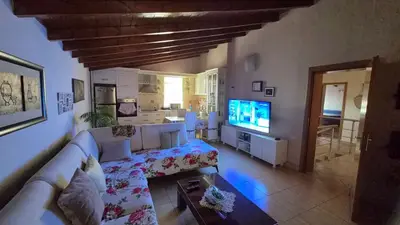 Vilë 2+1 në shitje në Rruga Siri Kodra, Tiranë, 381 m². Foto 2 nga 12