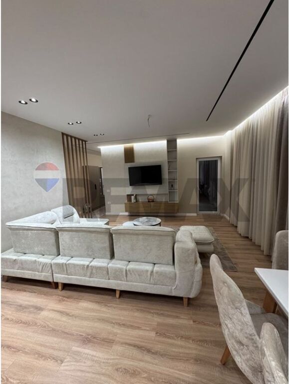 Appartamento in affitto a Bulevardi i Ri, Tirana, 104 m². Foto 2 di 3