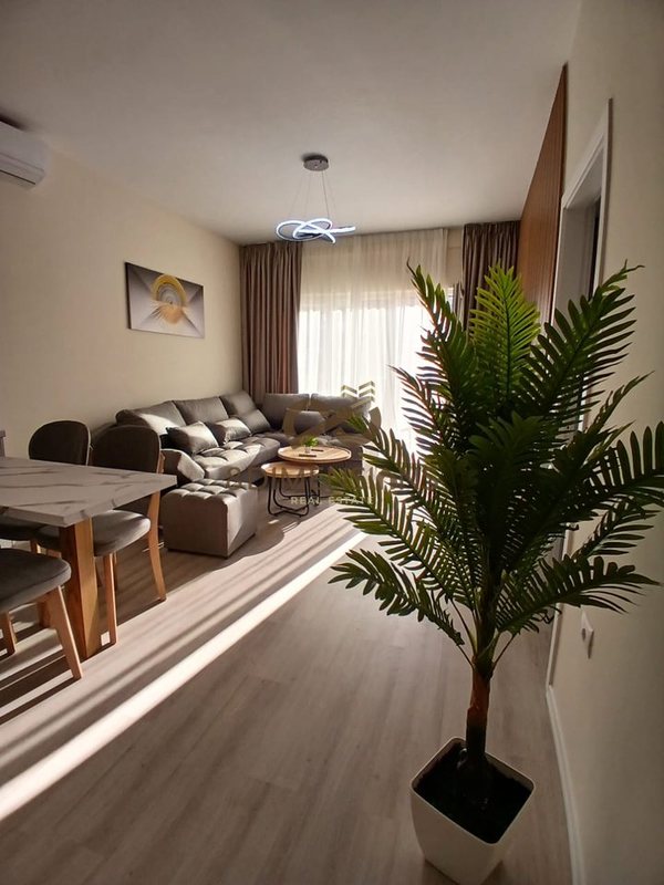 Appartamento 2+1 in affitto a TE Gazheli Petrol, Tirana, 76 m²