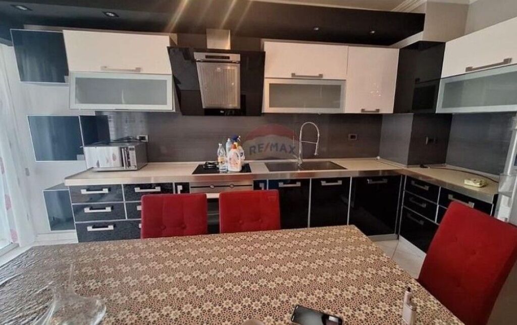 Appartamento in vendita a Rruga Dritan Hoxha, Tirana, 119 m². Foto 2 di 3