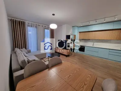 Apartament 2+1 me qera në Farmacia 10, Tiranë, 105 m². Foto 1 nga 6