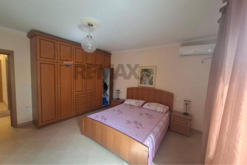 Apartament 2+1 me qera në Rruga Hajredin Haxhiraj, Vlorë, 85 m². Foto 7 nga 11