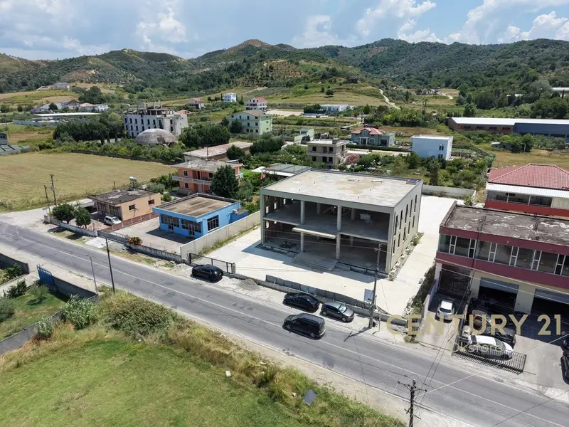 Ambient biznesi në shitje në Marikaj, Tiranë, 3 200 m²