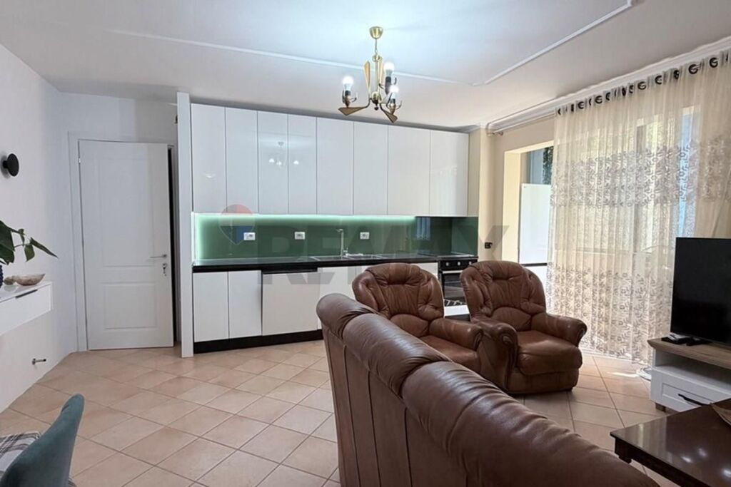 Appartamento in affitto ad Ish Fusha e Aviacionit, Tirana, 100 m²