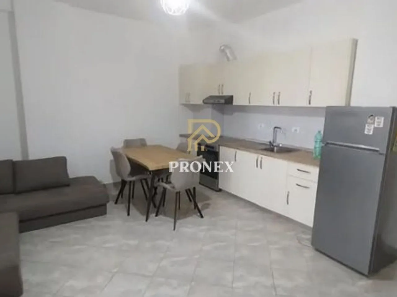 Apartament 1+1 me qera në Liqeni i Thatë, Tiranë, 60 m². Foto 1 nga 4