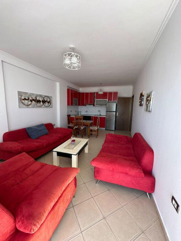 Apartament 1+1 me qera në Rruga e Kavajës, Tiranë, 70 m². Foto 2 nga 5